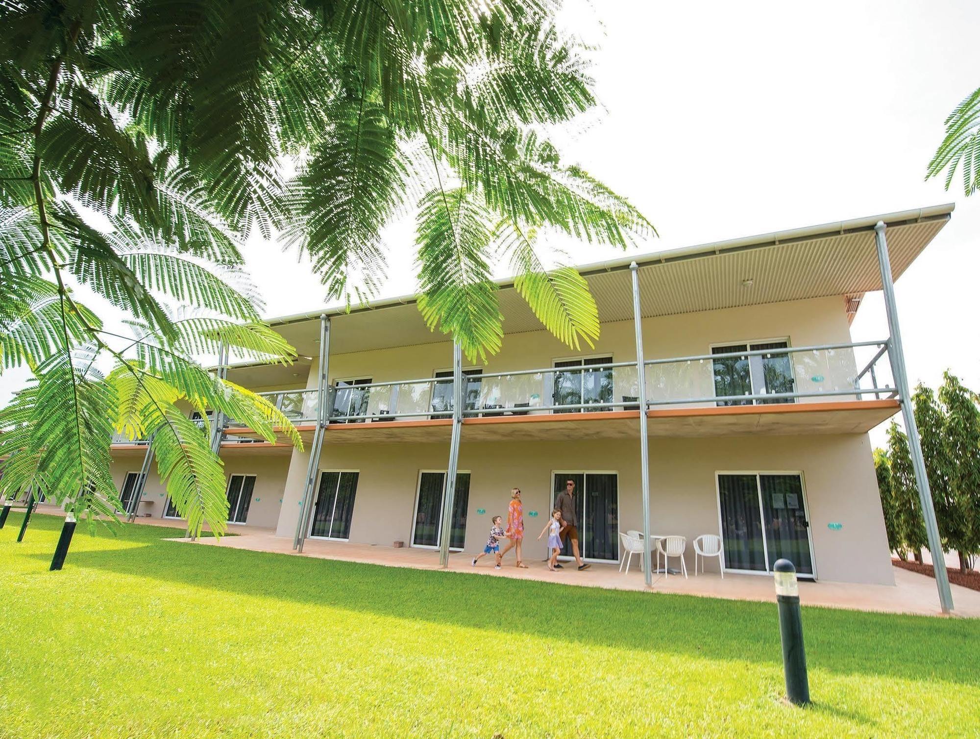 Club Tropical Resort Darwin Bagian luar foto